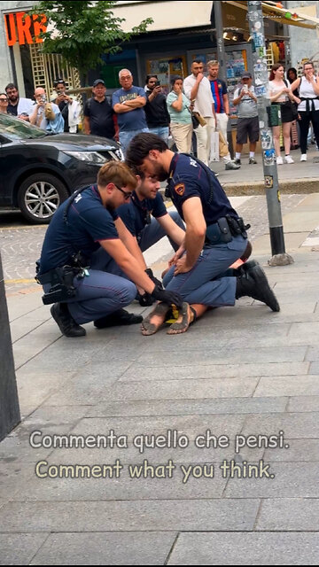 New Fashion Trends in Milan Italy 😂😂🇮🇹 Commenta quello che pensi.