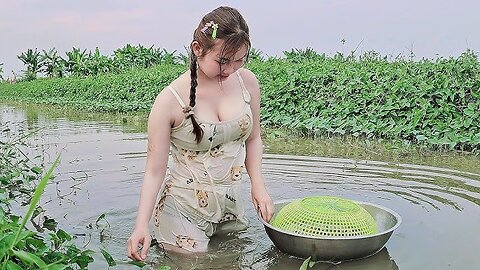 Bamboo Traps and Big Catches: A Day in Truc Phuong’s Waters