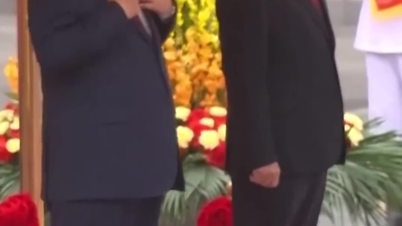 China's Xi Arrives in Vietnam seeking Closer trading ties