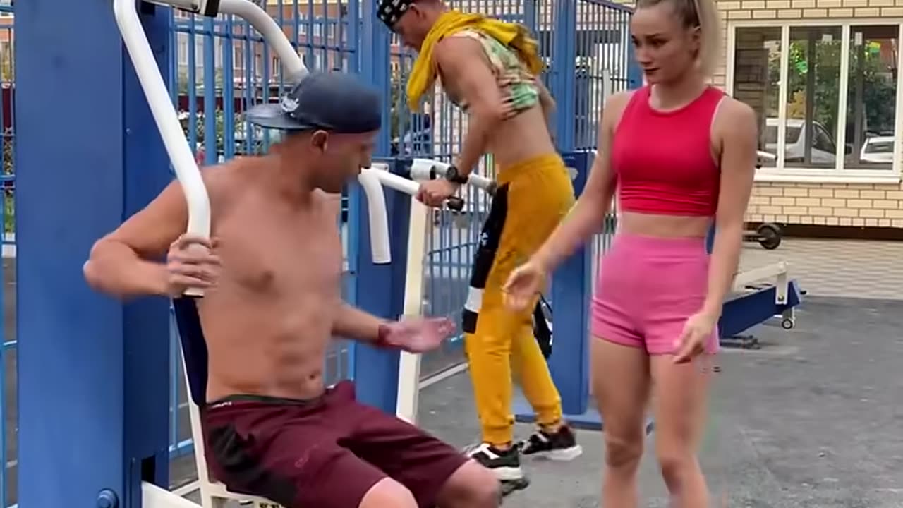 Sport prank with girl! 😂