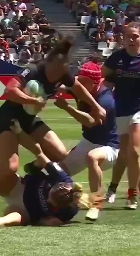 New Zealand’s Portia Woodman, feared by all on the field 😬 Who wants a girl like this? 😆