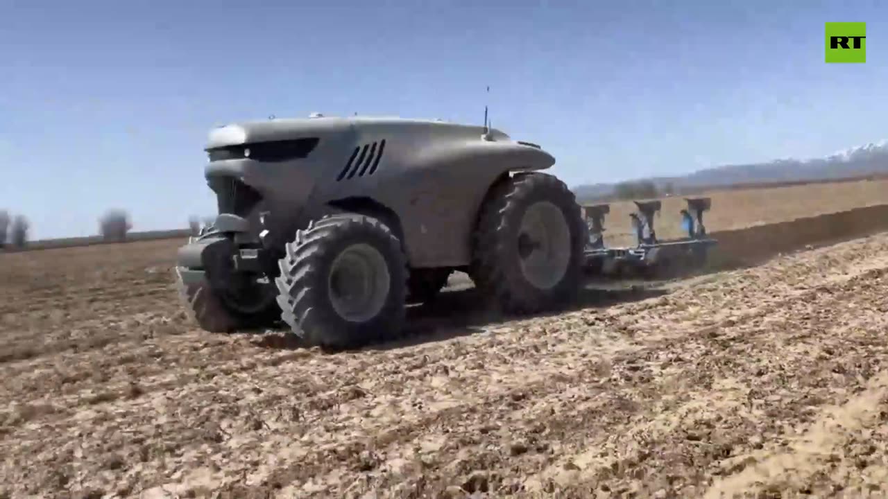 China’s driverless electric tractor