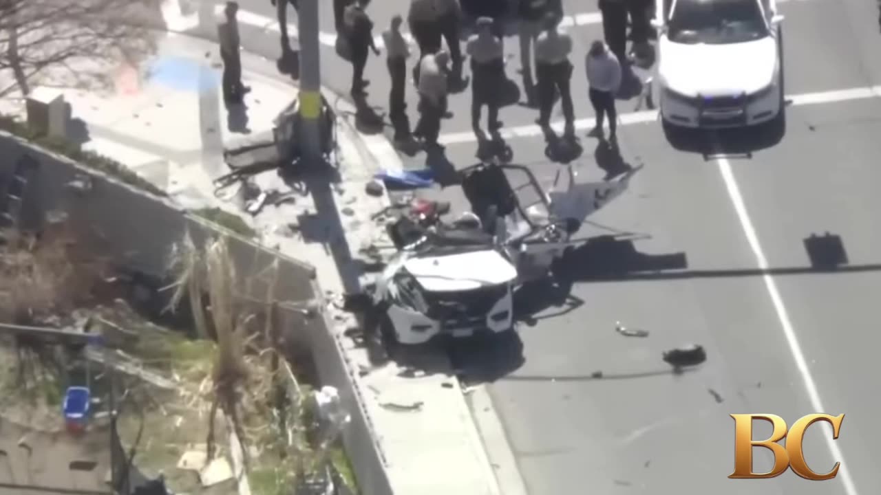 Cop dies when police car split in 2 by light pole while in pursuit of suspect during chase