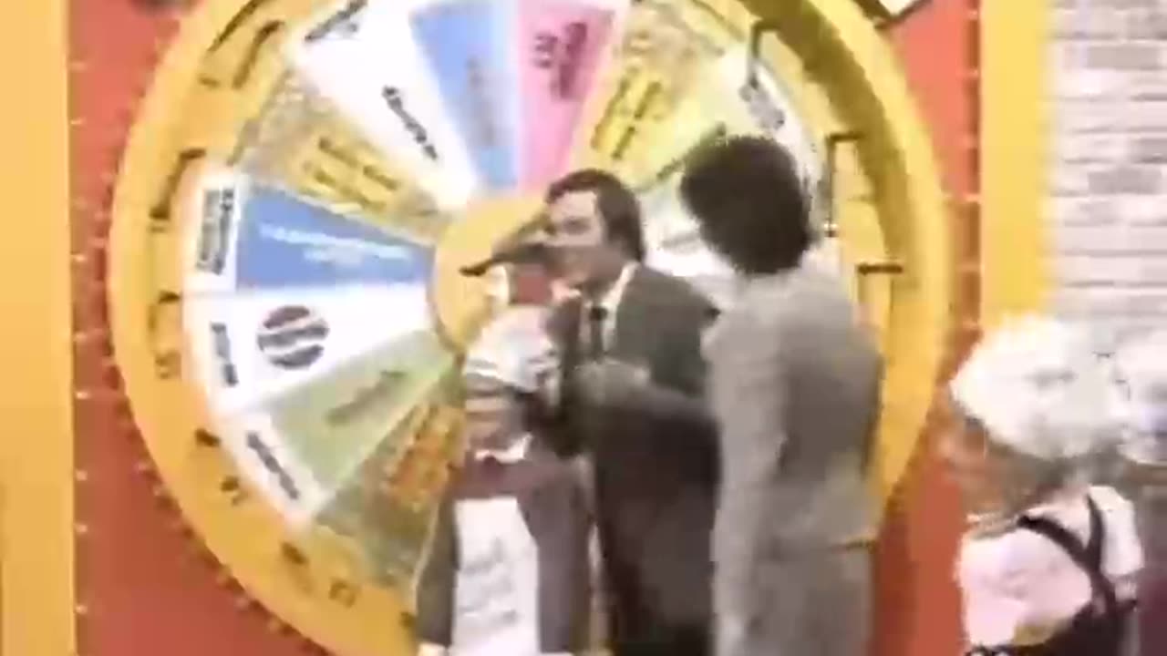 Dirty fuckin nonce an to have an audience an find it entertaining ya all fucking nonces 🤮🤮