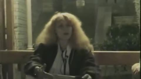 385