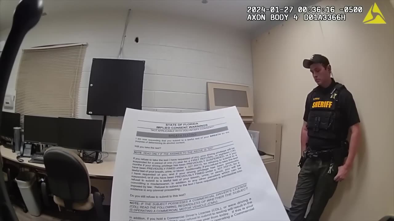 DUI Arrest Gets Weird When She Claims Officer Is Obsessed With Her (1080p)
