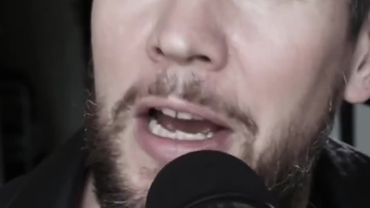 MAMÁNEK A ŽENA, CO CHCE VŠE