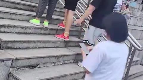 The brain memorizes the rhythm of stairs after just a few steps…