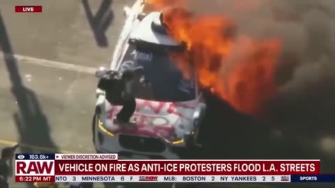 TOTAL DESTRUCTION AND UTTER MAYHEM (BURNING OF POLICE VEHICLES) IN LOS ANGELES, CA, USA