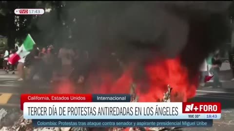 TOTAL DESTRUCTION AND UTTER MAYHEM (BURNING OF POLICE VEHICLES) IN LOS ANGELES, CA, USA