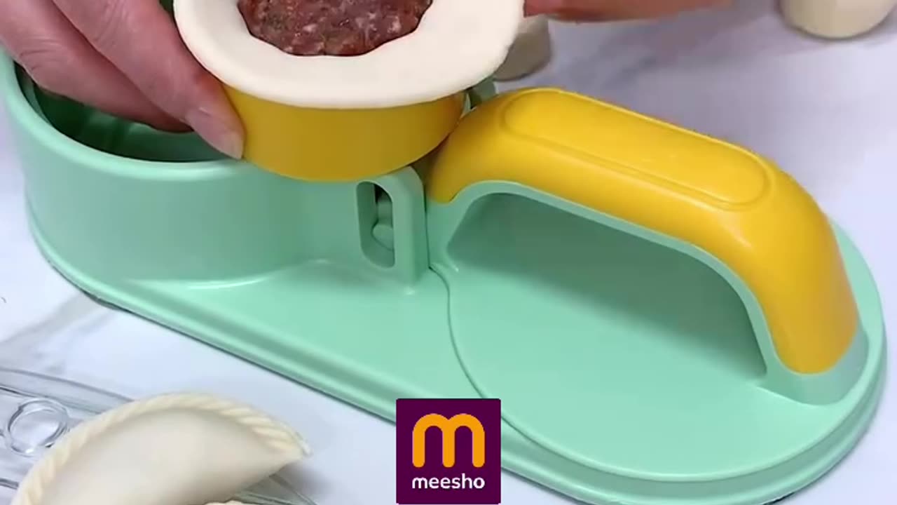 Momos maker