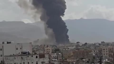 Heavy Israeli air strikes targeting the international airport of Sanaa