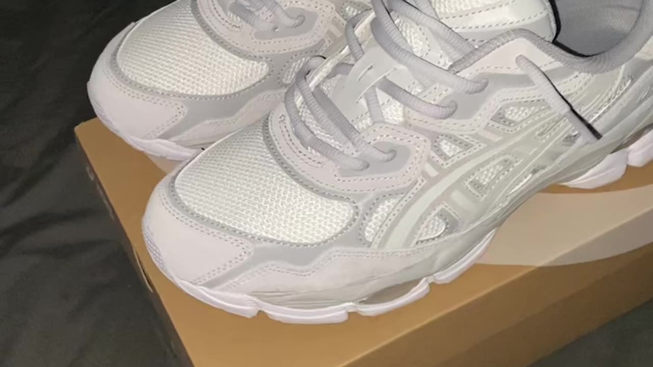 BEST SELLER 🚀 Asics Gel-NYC Cream Cloud Grey