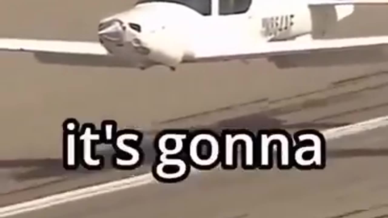 17-year-old student pilot lands plane without landing gear