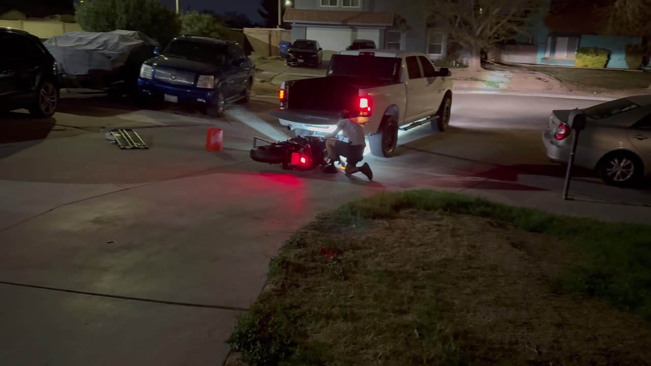 Guy Crashes Bike Right After I Sold It to Him