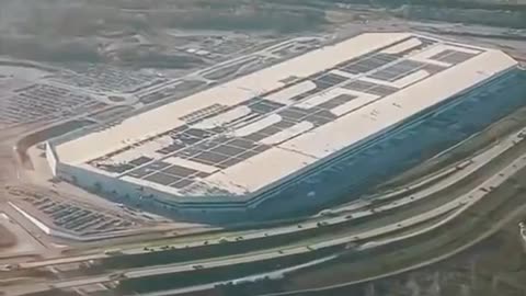 🔥🔥🔥The biggest factory in the USA is the Tesla factory in texas, to replace you & I...