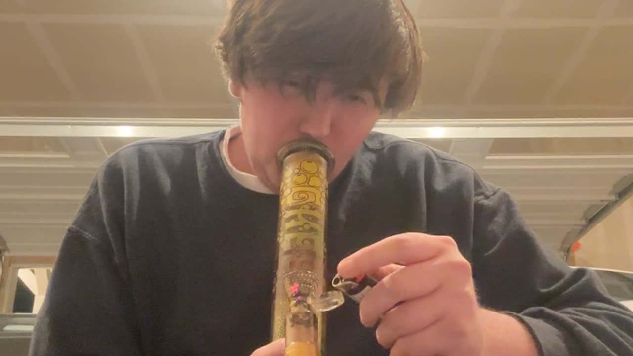Day 343 pt4 With the bong and ash catcher more clean it’s easier to smoke lol
