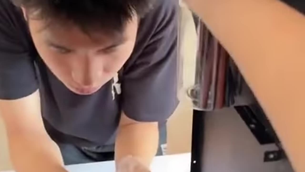 Overwork (55+ hrs/week) raises stroke risk by 35%. (🕔⚡)