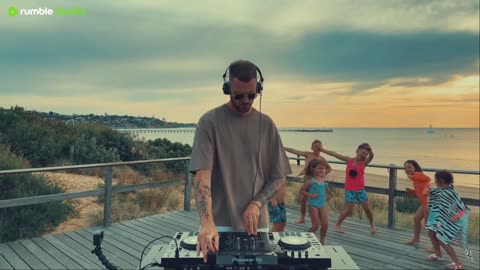 Afro House Sunset Mix 2025 | Public Beach Party Vibes