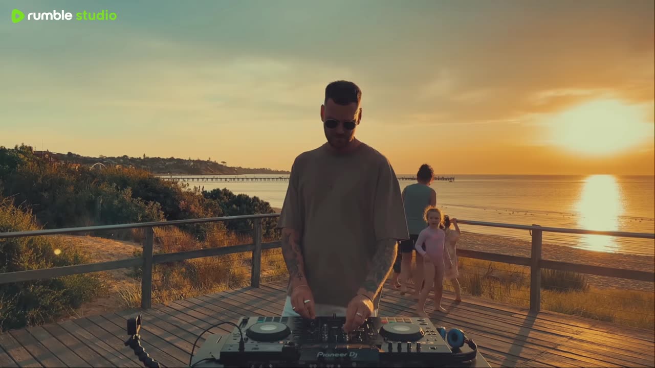 afro-house-sunset-mix-2025-public-beach-party-vibes