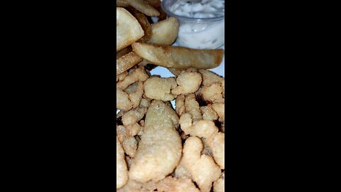 Eating Fried Clams, Elmhurst Tap Room, Dbn, MI, 9/16/25