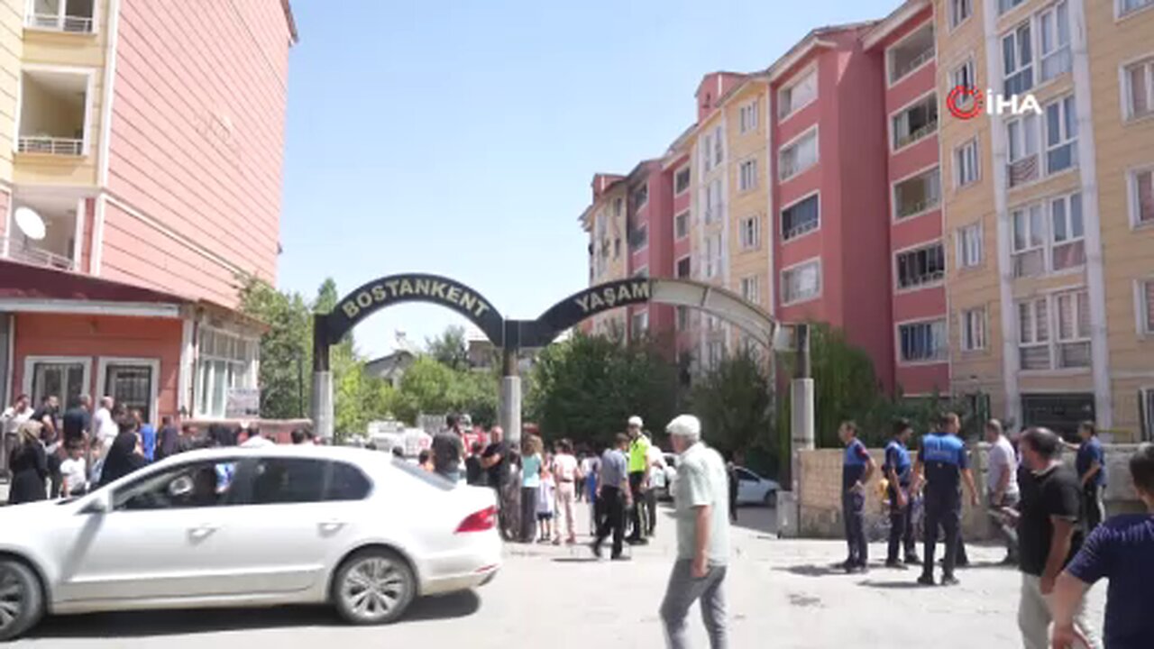 Muş'ta 7 katlı binada yangın: 6 kişi hastaneye kaldırıldı