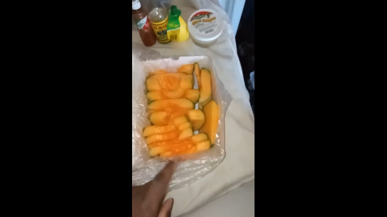 Live from prison eating fruit