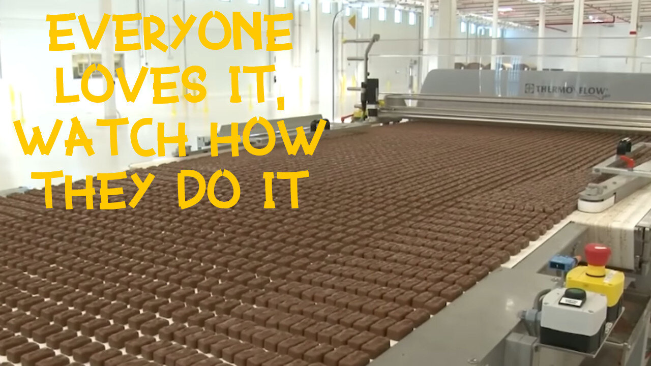 Amazing production of the FAMOUS SNICKERS bars🍫