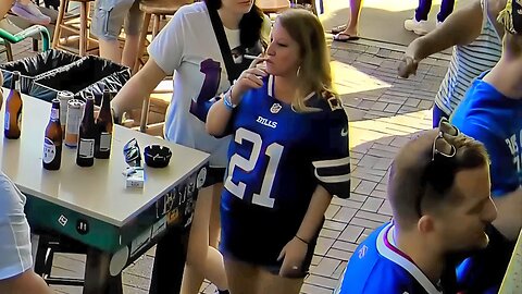 Candid Sexy Smoking Woman 767