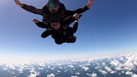 a few skydiving clips from the weekend