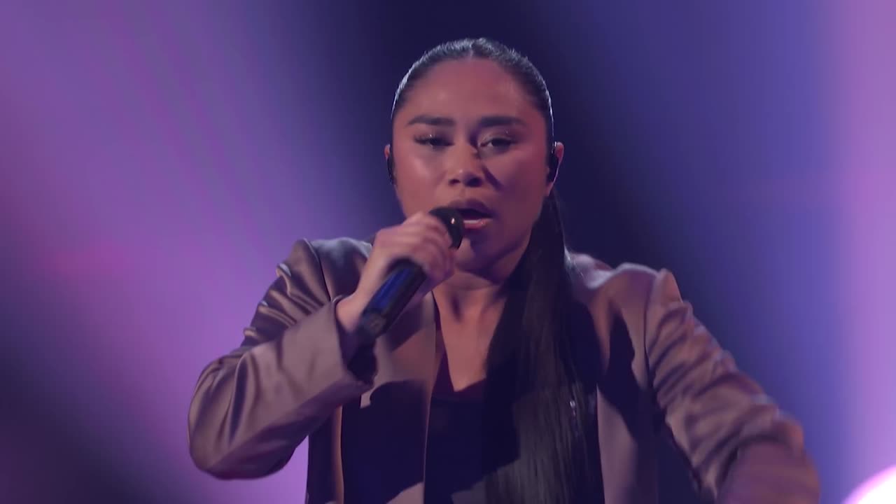Jessica Sanchez Stuns With a Soulful “Ordinary” 8 Months Pregnant! | AGT 2025
