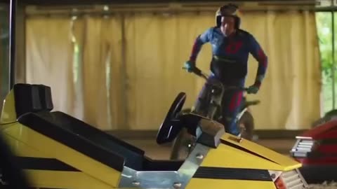 What would you do with a trial bike at an amusement park? This is how Dougie Lampkin did