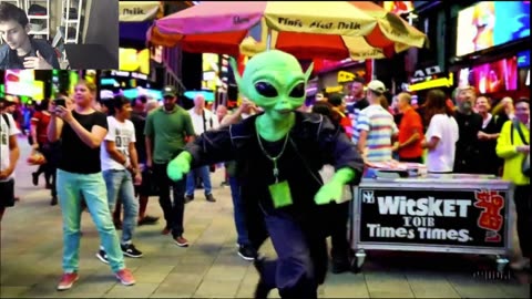 Outtake #3,072 Of The Alien Dancing Around Times Square, New York Fake Funny Parody Video
