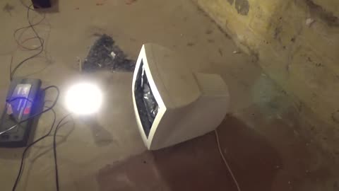 Crappy lamp goes to bits
