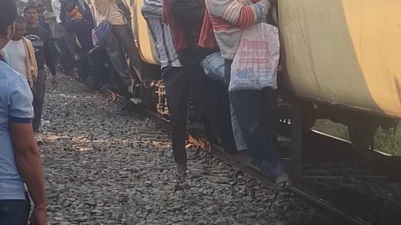 India's Most Crowded Train Of Bihar