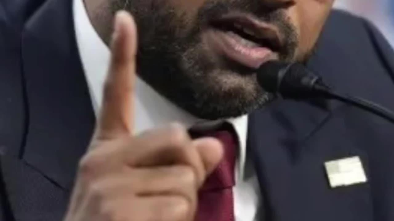 🚨Kash Patel exposes fake driver's licenses from China flooding America!🇨🇳