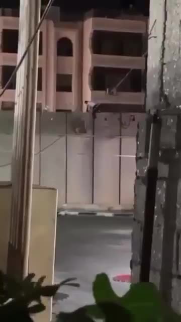 NOW OPEN FIRE ON ANYONE CROSSING THE APARTHEID WALL‼️‼️‼️