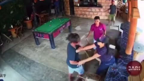 Wife stabs her husband twice during an altercation 🤯☠️