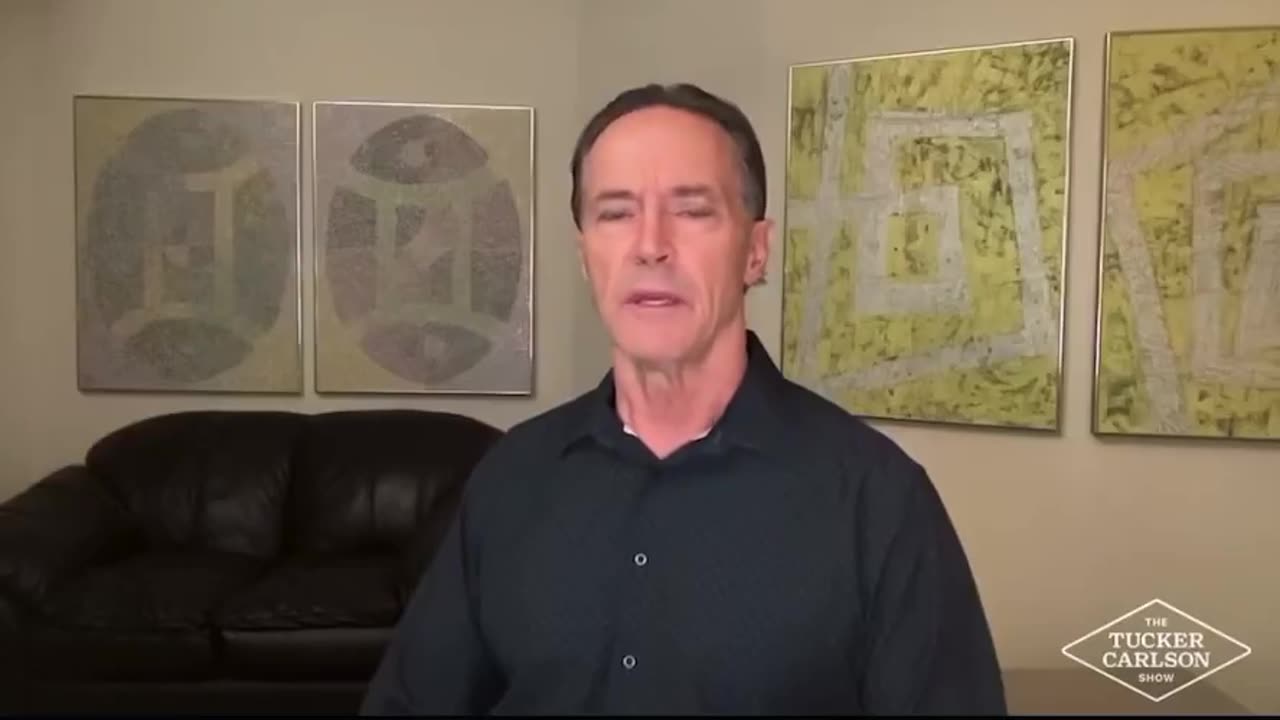 🚨✈️ Tucker Carlson asks - “What are these lines in the Sky that we have all seen?”