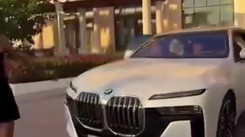 BMWi7