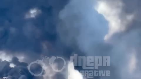 ⚠️ A column of black smoke enveloped the Dnipro — after the explosion,
