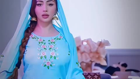 🍑 Beautiful Thicc Desi Girl 😍