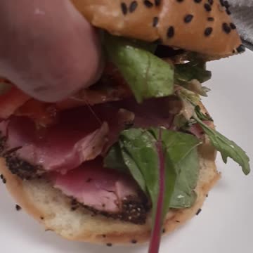 Rare Ahi Tuna Sandwich ( lunch :D )