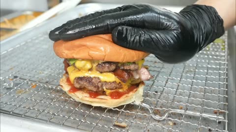 From Fryer to Bun: Watch Fries and Burgers Come to Life! 🍟🍔