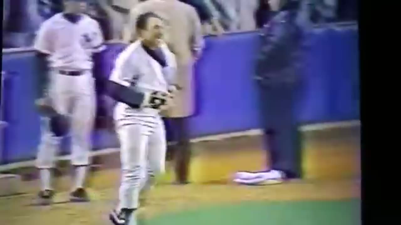 Reggie Jackson tackles pitcher after home run