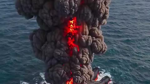 🌋 Oceanic volcano eruption – lava meets the sea in a stunning display of nature's power 🔥
