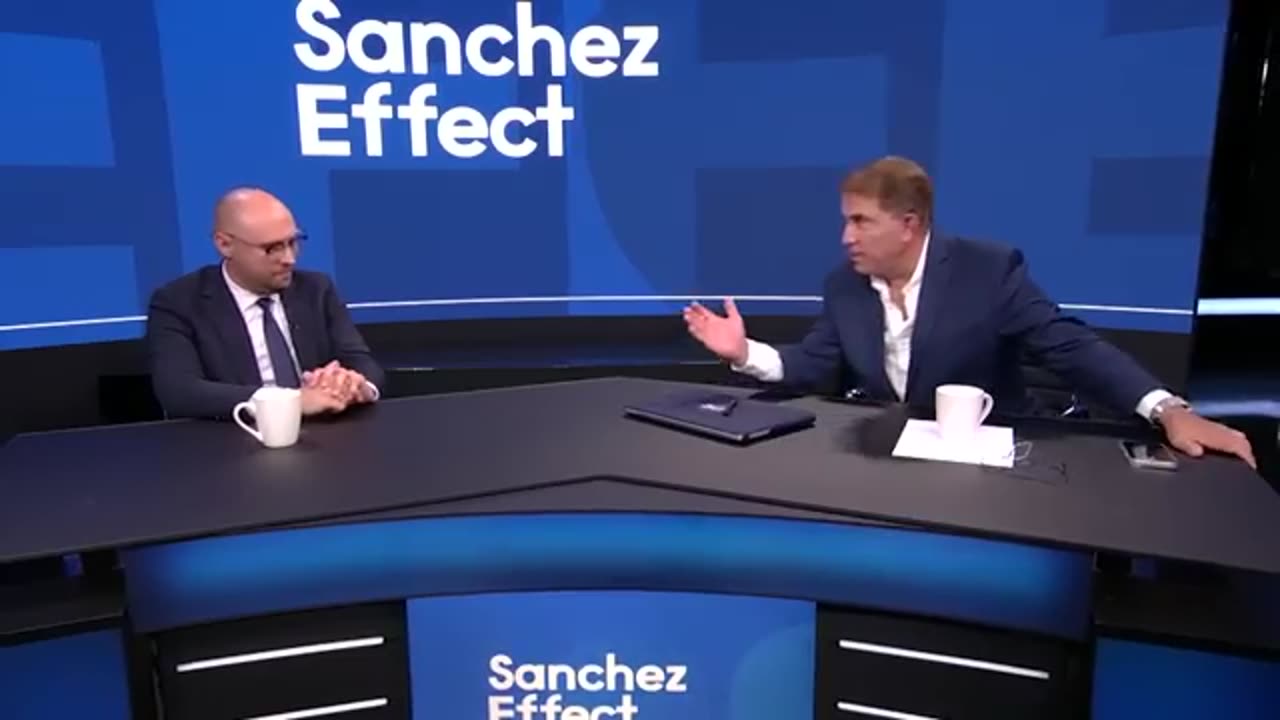 Snowman and the Seven Dwarfs get Owned by Trump