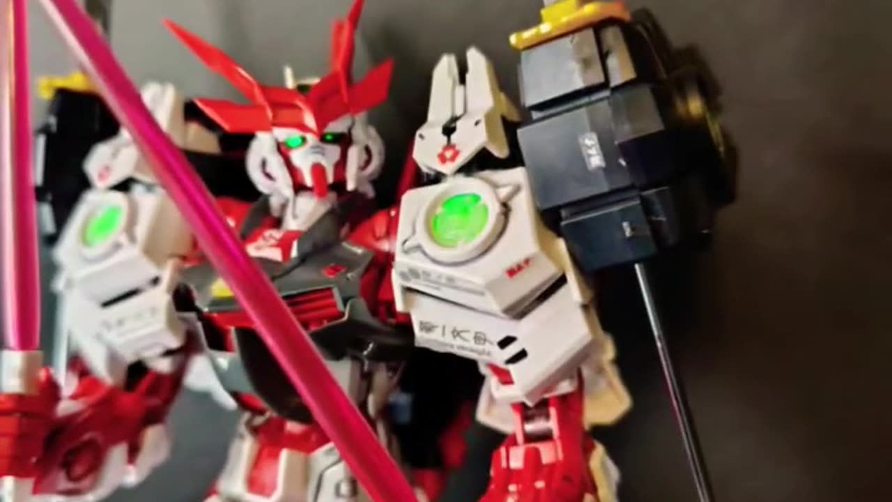 Sengoku Astray Red Gundam (short)