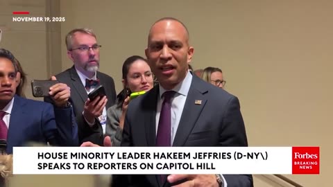 CNN reporter presses Hakeem Jeffries on Stacey Plaskett