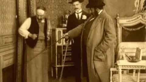 Juve contre Fantmas AKA Juve Against Fantomas (1913)